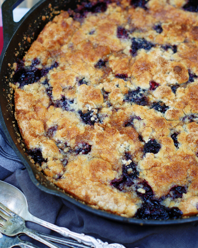 Easy Skillet Blackberry Cobbler Southern Discourse