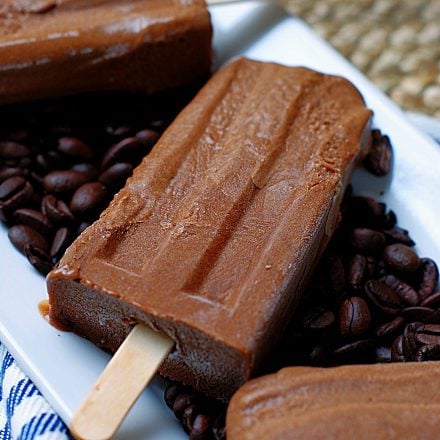 A creamy mocha popsicle made with iced coffee, cream and pudding.