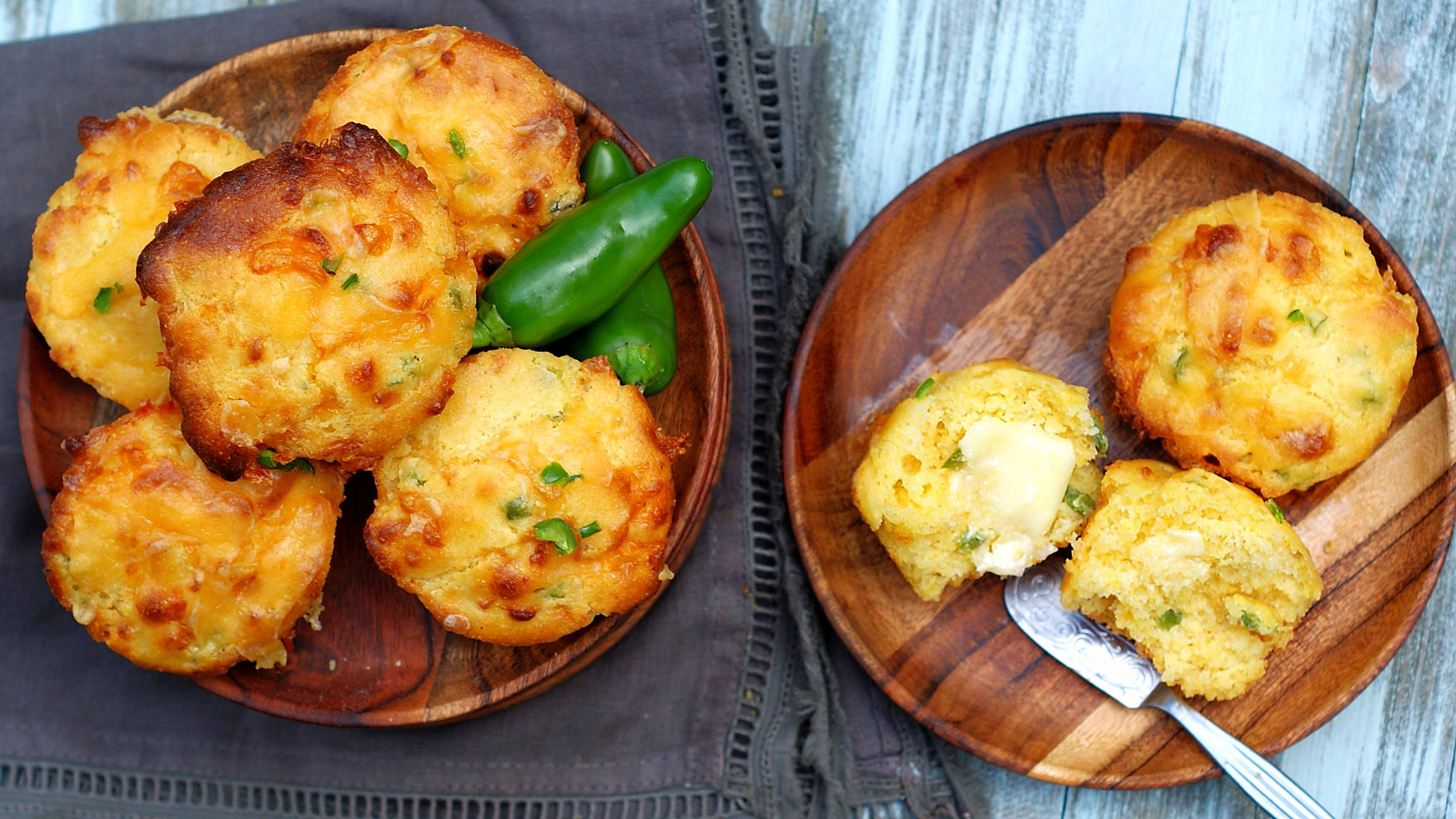 Easy Cheddar Jalapeno Cornbread Muffins southern discourse