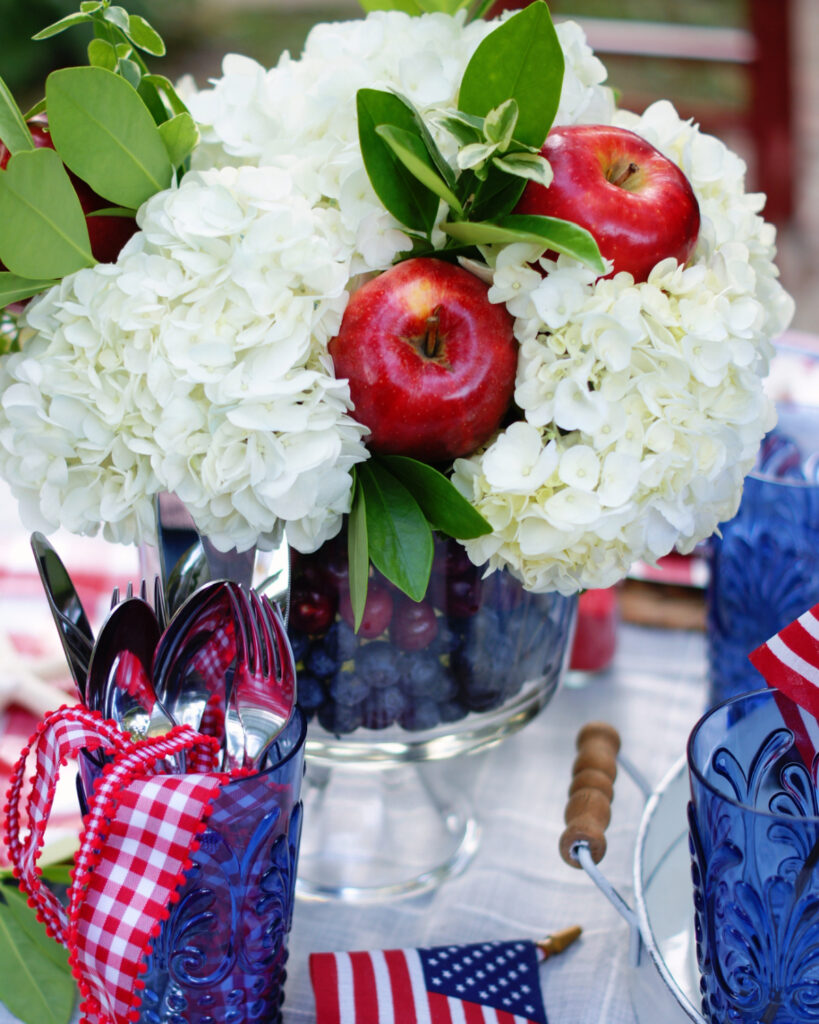 Easy July 4th Summer Centerpiece - Southern Discourse
