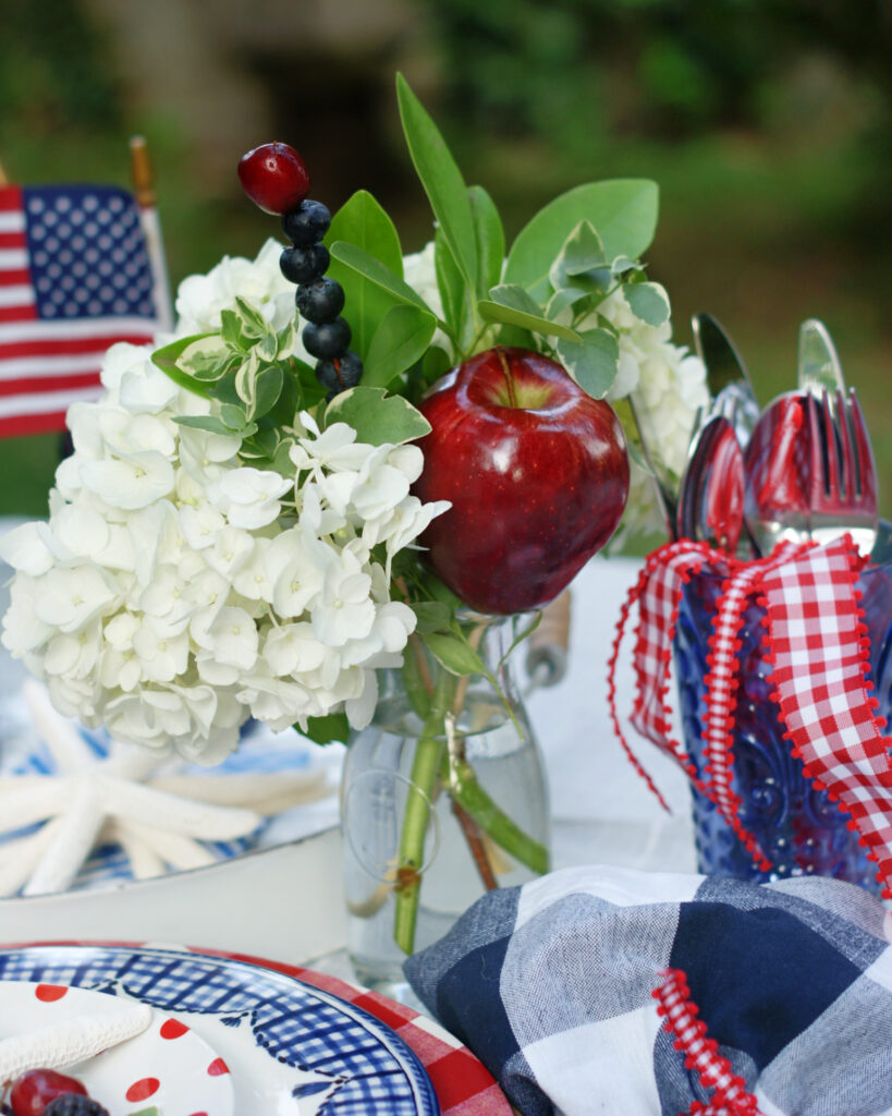 Easy July 4th Summer Centerpiece - Southern Discourse