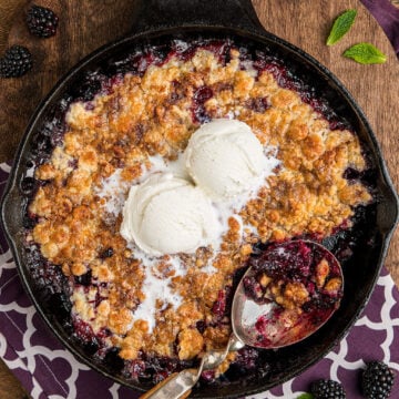 Easy Skillet Blackberry Cobbler